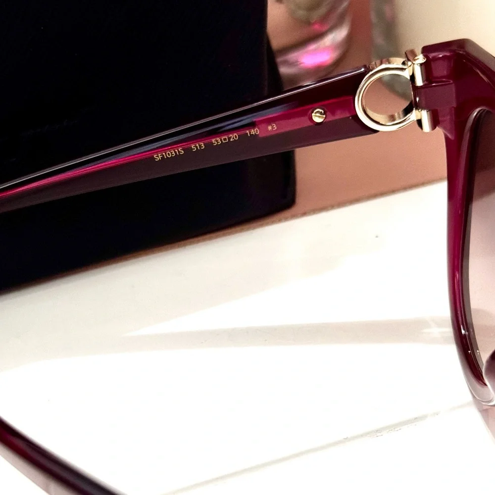 Salvatore Ferragamo Sunglasses - Picture 5 of 8